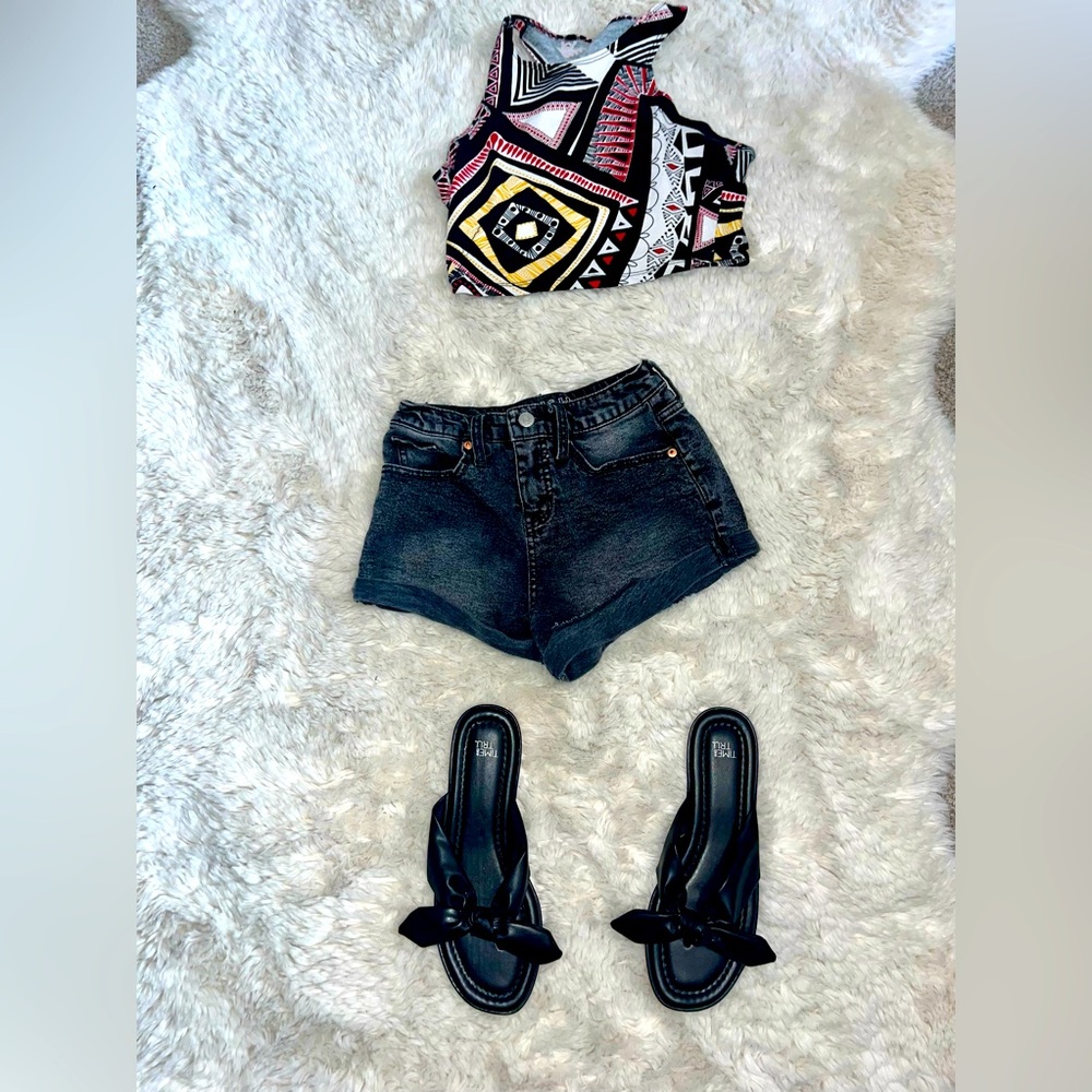 3/$12! 💸 NWOT😍 Wild Fable High Rise Black Denim Mini Shorts size 00 (Junior’s)